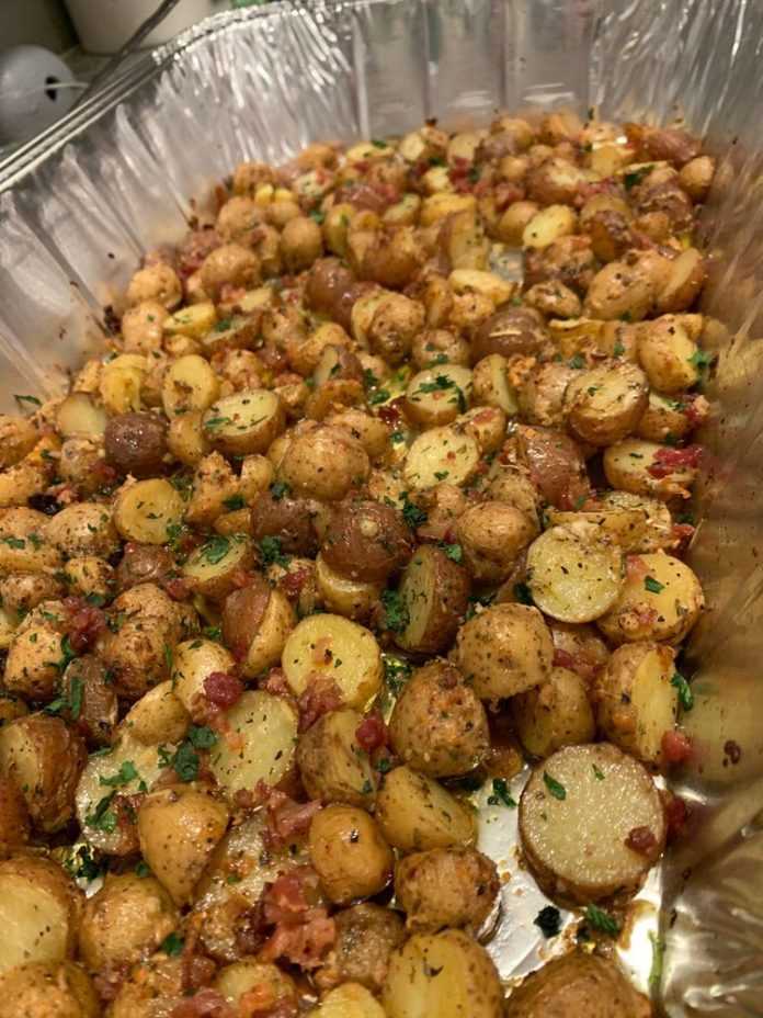 GARLIC PARMESAN ROASTED POTATOES