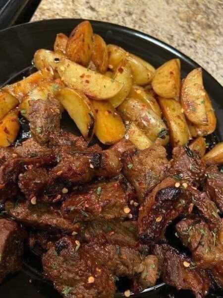 Garlic Butter Steak and Potatoes Skillet