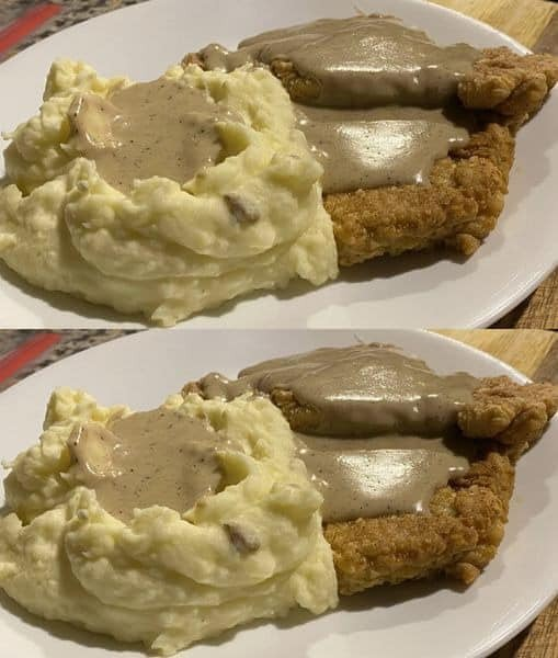 Chicken-Fried Steak with Mashed Potatoes and Gravy: A Comfort Food Classic