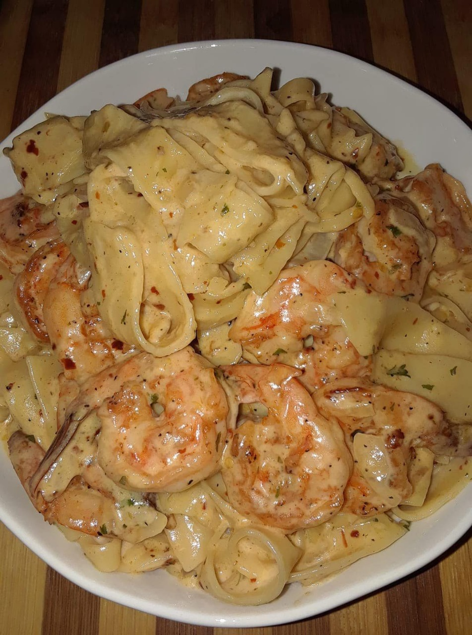 Creamy Shrimp Fettuccine Pasta With Homemade Alfredo Sauce